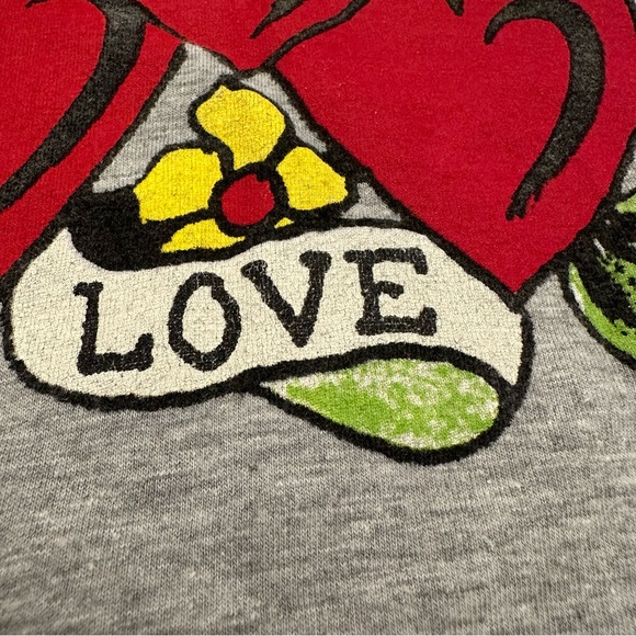 Ed Hardy Gray Cropped Top Tee Y2K Love Hearts Flash Tattoo Size Large Signature - Picture 6 of 8